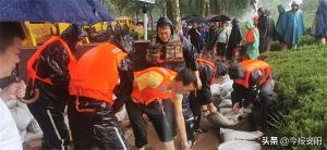 安陽(yáng)益和熱力集團(tuán)30人搶險(xiǎn)隊(duì)逆流而上，奮戰(zhàn)在抗洪一線(xiàn)